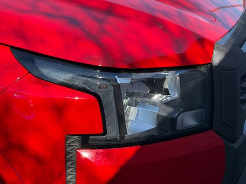 Certified 2025 Nissan Frontier SV image 12