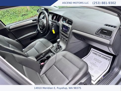 Used 2015 Volkswagen Golf TDI S image 11