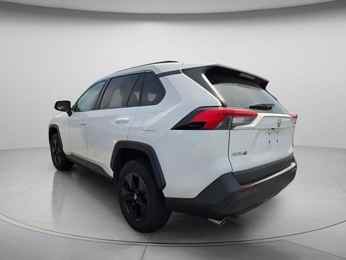 Used 2021 Toyota RAV4 XLE FWD image 7