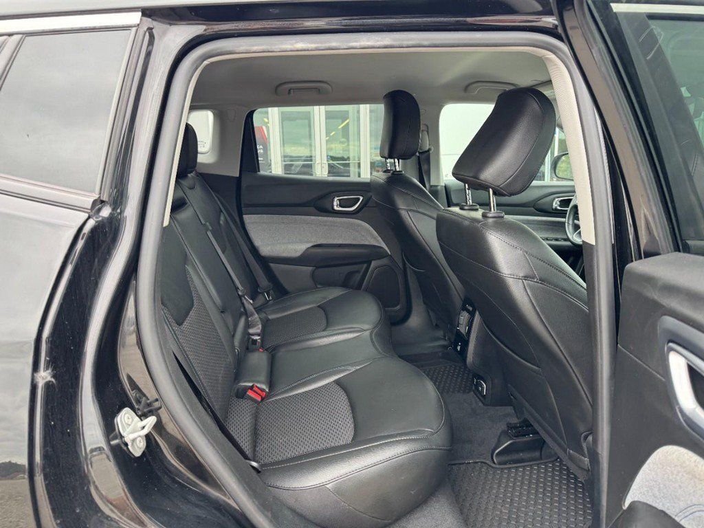 Used 2022 Jeep Compass Latitude w/ Convenience Group AWD/4WD image 13