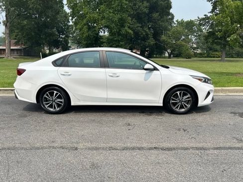 Certified 2023 Kia Forte LXS FWD image 29