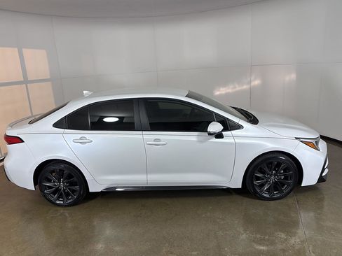 Used 2024 Toyota Corolla SE FWD image 10