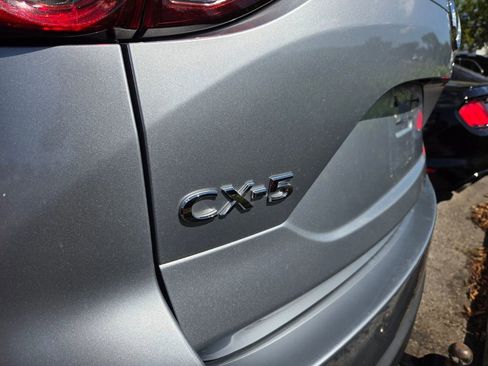 Used 2021 MAZDA CX-5 Touring image 5