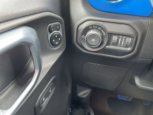 Used 2018 Jeep Wrangler Unlimited Sport S image 28