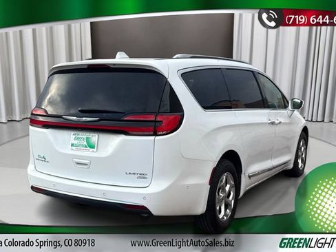 Used 2021 Chrysler Pacifica Limited w/ Premium & Safety Sphere Group AWD/4WD image 5