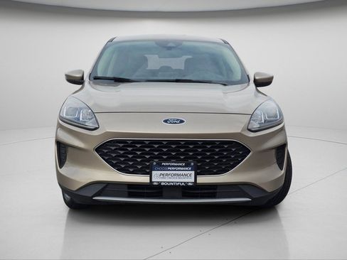 Used 2020 Ford Escape SE image 3