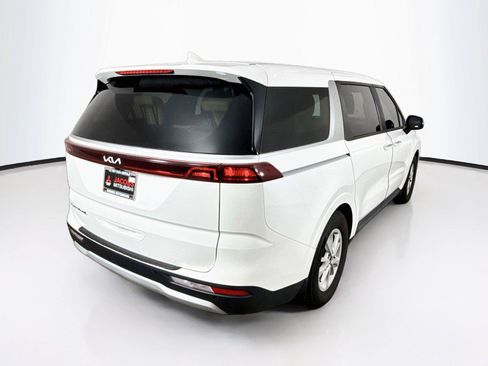 Used 2022 Kia Carnival LX FWD image 3