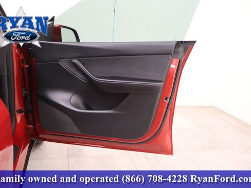 Used 2022 Tesla Model Y Long Range image 15