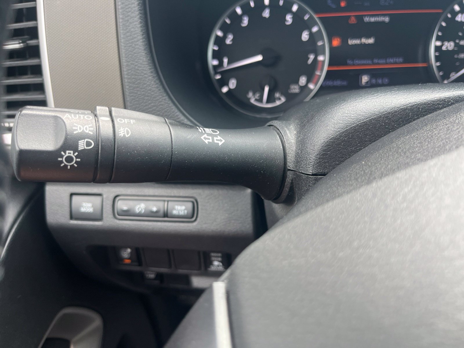 Used 2023 Nissan Frontier SV w/ Technology Package RWD image 17