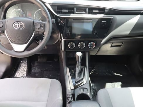 Used 2017 Toyota Corolla L FWD image 29