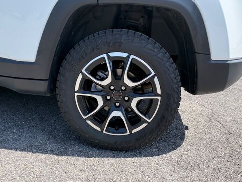 Certified 2025 Jeep Compass Trailhawk AWD/4WD image 10