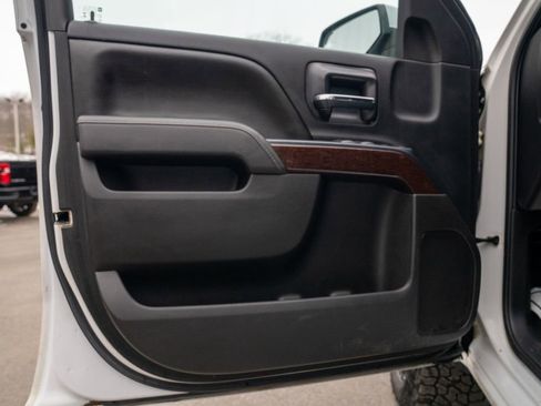 Used 2017 GMC Sierra 1500 SLE w/ SLE Value Package image 18