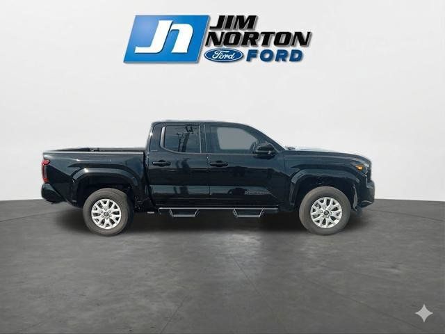 Used 2025 Toyota Tacoma SR5 AWD/4WD image 11