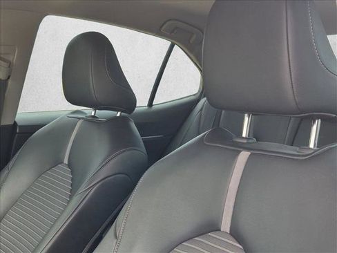 Used 2021 Toyota Camry SE FWD image 13