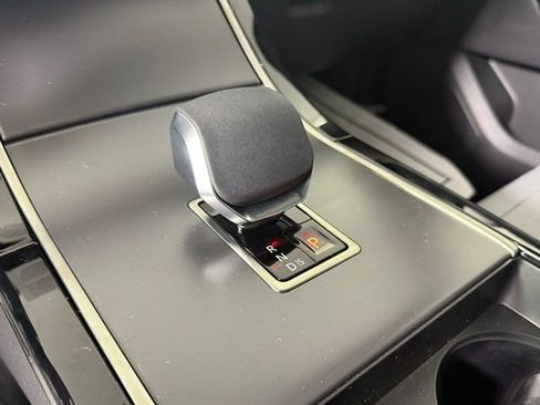 New 2026 Land Rover Range Rover Velar S image 31