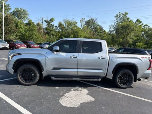 Used 2024 Toyota Tundra Platinum w/ TRD Off-Road Package AWD/4WD image 4