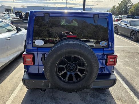 Used 2019 Jeep Wrangler Unlimited Sahara image 3