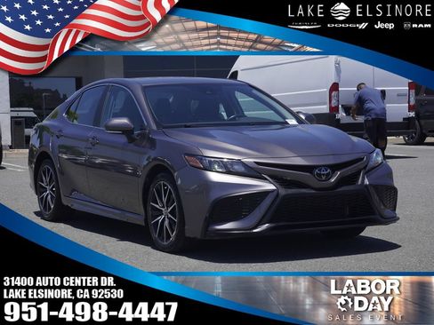 Used 2024 Toyota Camry SE FWD image 1