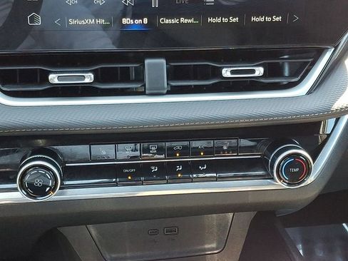 Certified 2025 Chevrolet Equinox LT FWD image 15