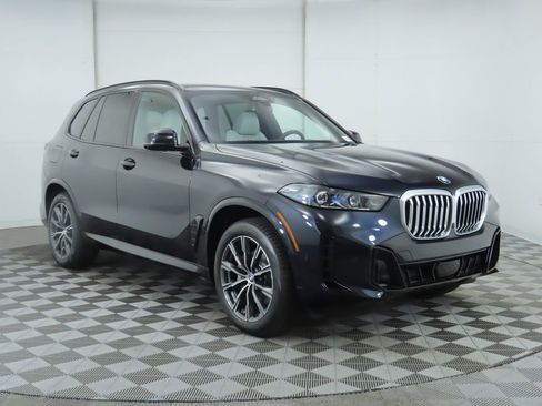 Used 2026 BMW X5 sDrive40i w/ M Sport Package image 4