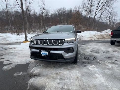 Used 2022 Jeep Compass Latitude w/ Sun and Sound Group image 3