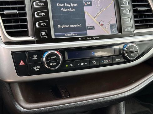 Used 2019 Toyota Highlander Limited image 25