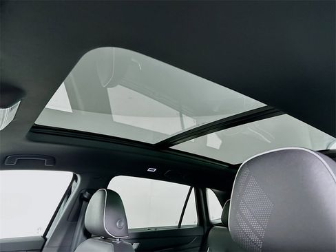 New 2026 Volkswagen Atlas Cross Sport SEL Premium R-Line image 11