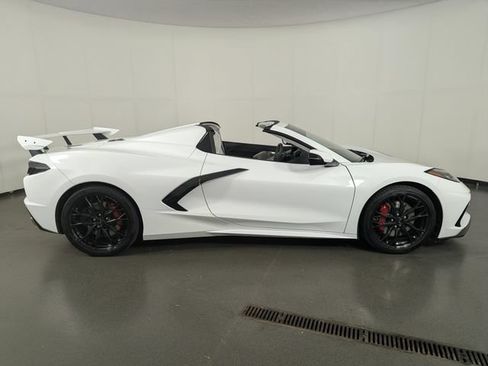 Used 2024 Chevrolet Corvette Stingray Premium Conv w/ Z51 Performance Package RWD image 14