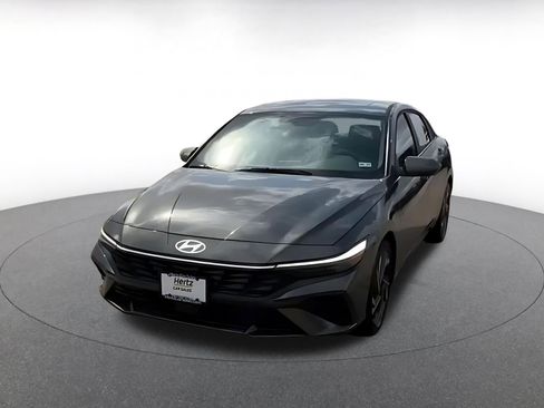 Used 2025 Hyundai Elantra SEL image 7