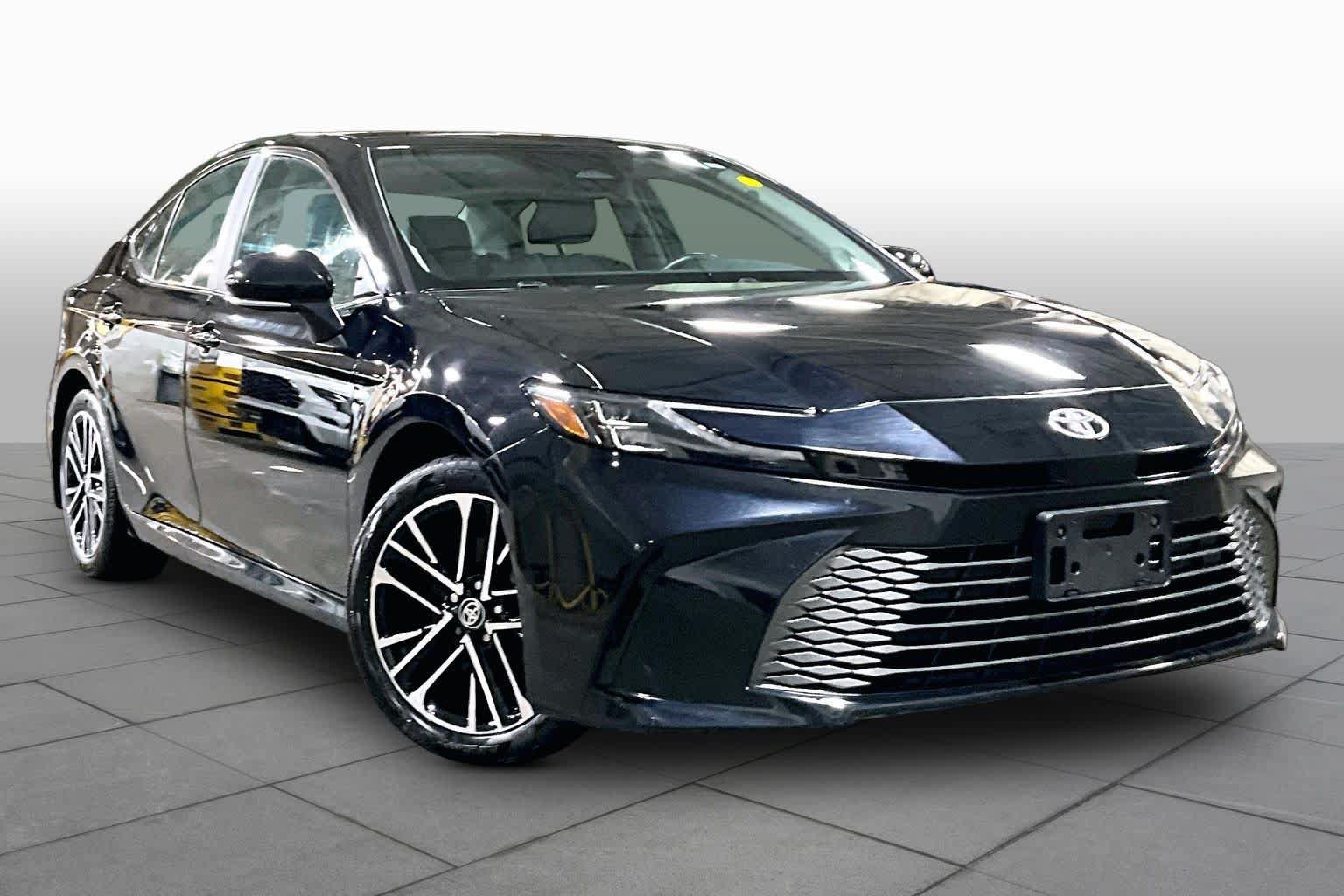 Used 2025 Toyota Camry XLE w/ Premium Package AWD/4WD image 3