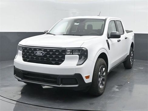 New 2025 Ford Maverick XLT image 3