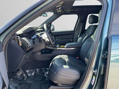 Used 2024 Land Rover Range Rover Sport Dynamic SE image 9