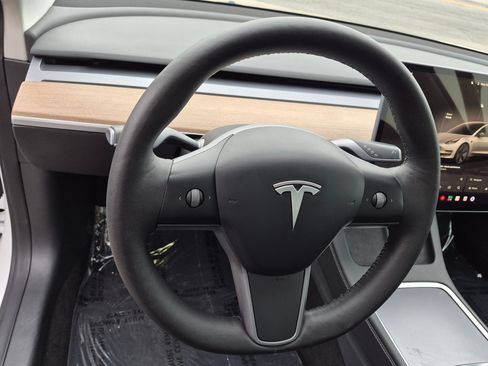 Used 2022 Tesla Model 3 Long Range AWD/4WD image 10