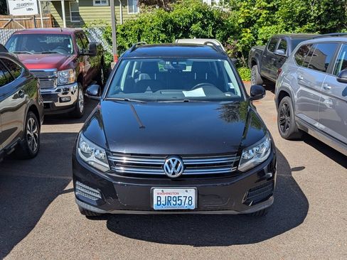 Used 2016 Volkswagen Tiguan S FWD image 12