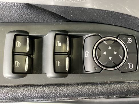 Used 2017 Ford Explorer XLT w/ Equipment Group 202A AWD/4WD image 16