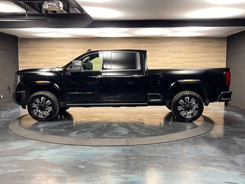 Used 2024 GMC Sierra 2500 Denali w/ Denali Reserve Package image 18