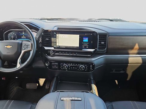 Used 2024 Chevrolet Silverado 2500 High Country image 14