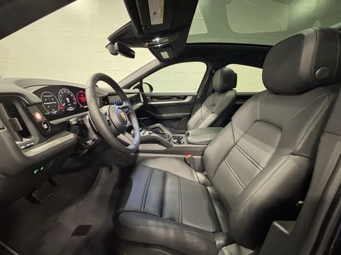 New 2026 Porsche Cayenne E-Hybrid Coupe AWD/4WD image 15