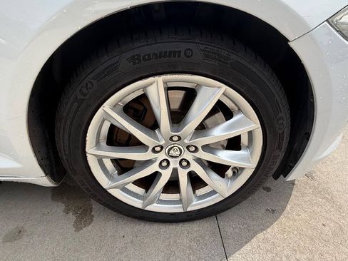 Used 2013 Jaguar XF RWD image 37