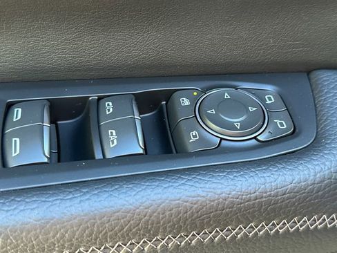 Used 2025 GMC Yukon XL Denali w/ Sun & Power Step Package AWD/4WD image 29