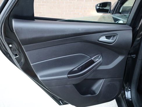 Used 2014 Ford Focus SE image 16