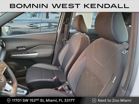 Used 2019 Nissan Kicks SV image 8