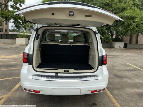 Used 2018 INFINITI QX80 2WD w/ Driver Assistance Package image 12