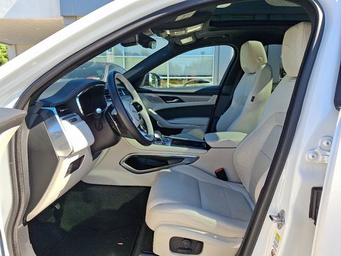 Used 2025 Jaguar F-PACE R-Dynamic S image 13