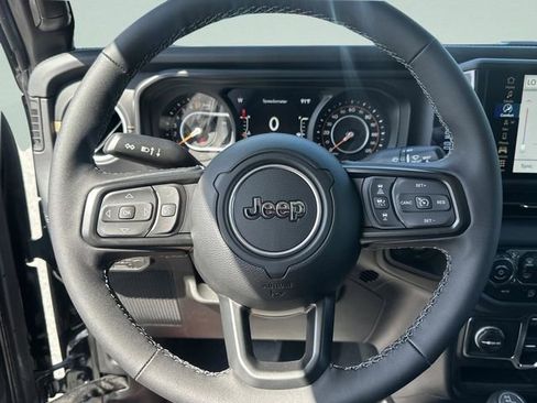 New 2025 Jeep Gladiator High Tide image 27