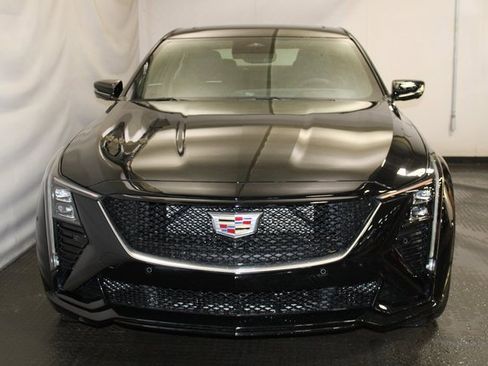 Used 2025 Cadillac CT5 V image 3