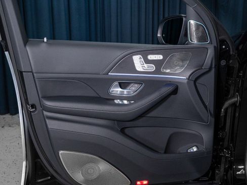 Certified 2025 Mercedes-Benz Maybach GLS 600 4MATIC image 12