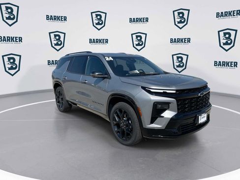 Used 2024 Chevrolet Traverse RS w/ LPO, Floor Liner Package AWD/4WD image 2
