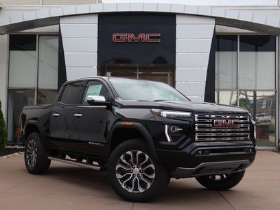New 2026 GMC Canyon Denali w/ LPO, Black Badging Package