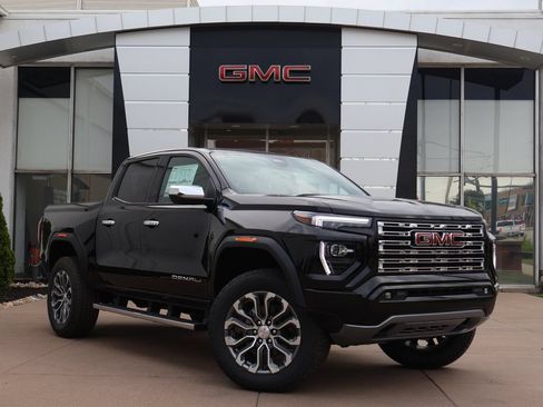 New 2026 GMC Canyon Denali w/ LPO, Black Badging Package AWD/4WD image 1